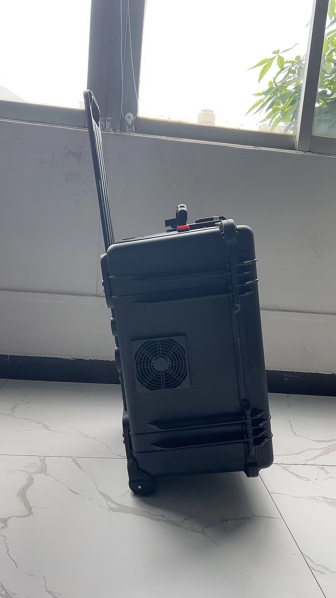 思礼镇手拉箱型移动通信干扰器